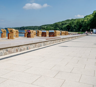 Strandpromenade Kiel-Heikendorf, Boulevard Sandbeige