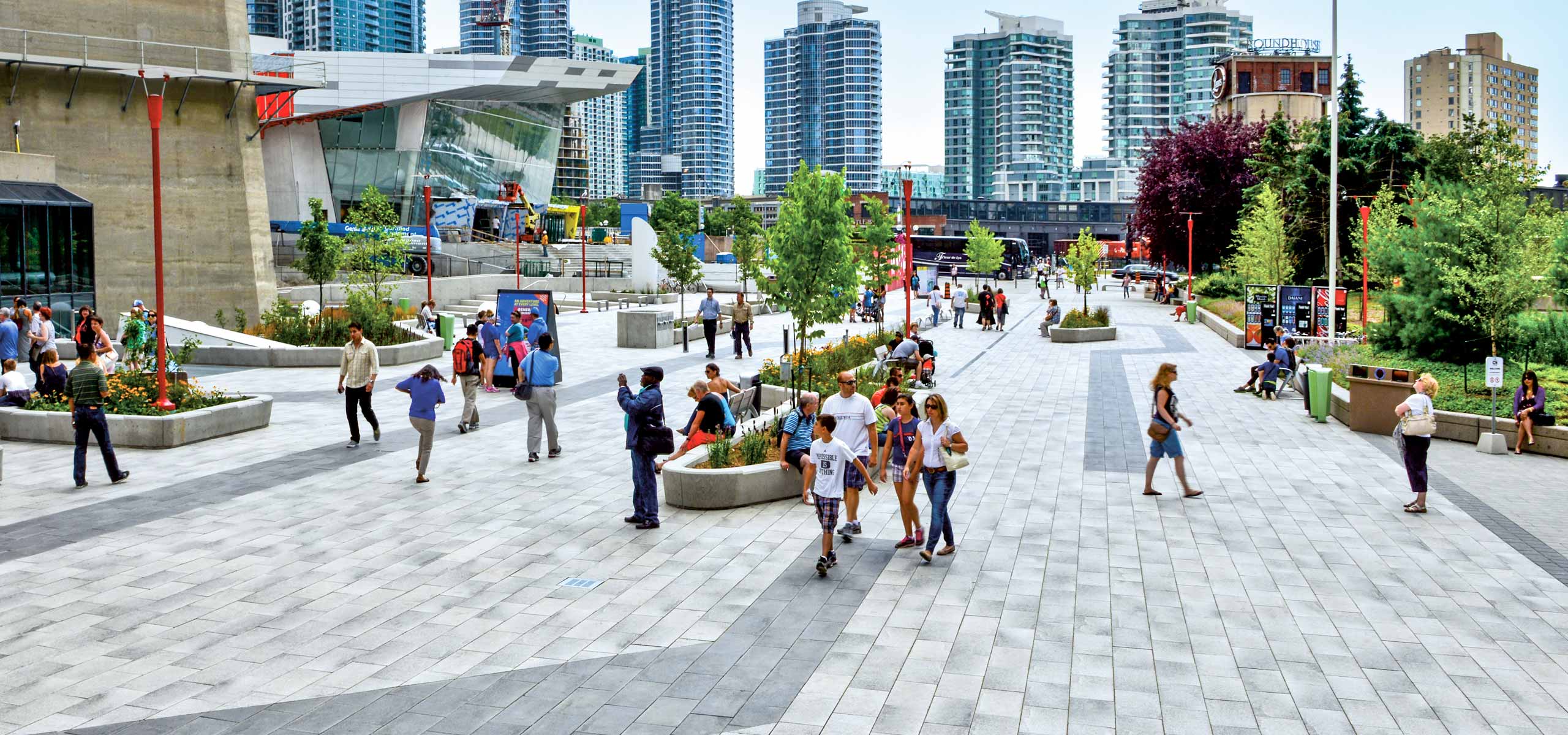 Public Plaza am CN Tower, Toronto (CA)