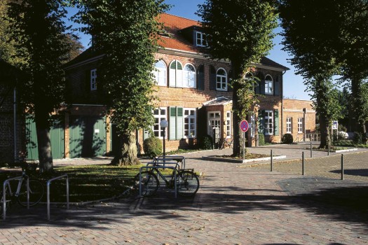 Stockelsdorf, Villa Jebsen, AquaPrima Terra-braun-rot changierend.