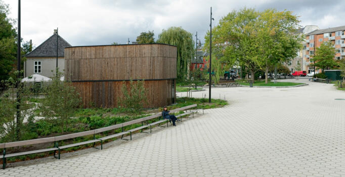 Frederiksberg (DNK), Rathaus, Asak Flyt Cubus Objektfarbe 1418. I © by ASAK, Norway