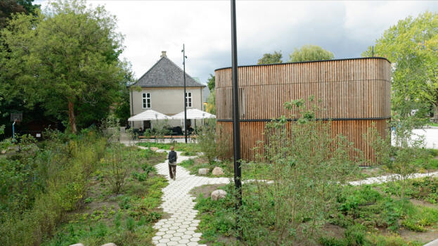 Frederiksberg (DNK), Rathaus, Asak Flyt Cubus Objektfarbe 1418. I © by ASAK, Norway