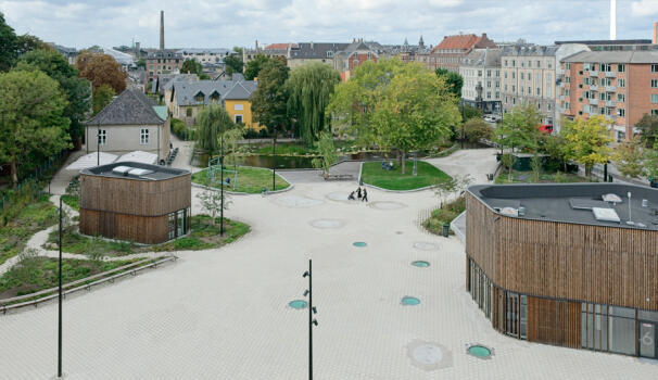 Frederiksberg (DNK), Rathaus, Asak Flyt Cubus Objektfarbe 1418. I © by ASAK, Norway