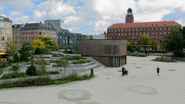 Frederiksberg (DNK), Rathaus, Asak Flyt Cubus Objektfarbe 1418. I © by ASAK, Norway