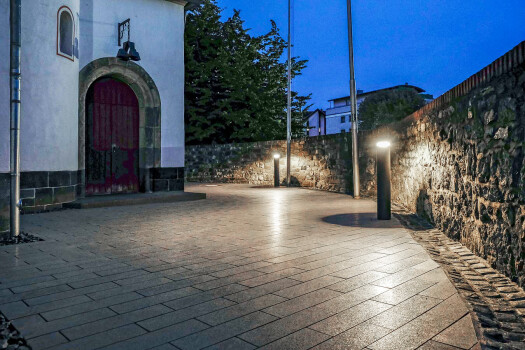 Bergisch Gladbach, Kirchplatz St.Clemens, Boulevard Lichtgrau.