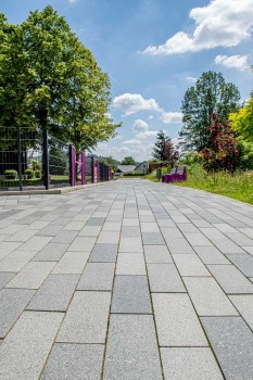 Gummersbach, Wohngebiet Bernberg, Boulevard Objektfarben Titangrau, Silbergrau und Lichtgrau.