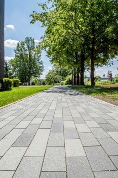 Gummersbach, Wohngebiet Bernberg, Boulevard Objektfarben Titangrau, Silbergrau und Lichtgrau.