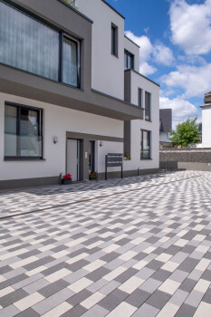 Corio Reihenverband Graubeige, Hellgrau und Anthrazit.