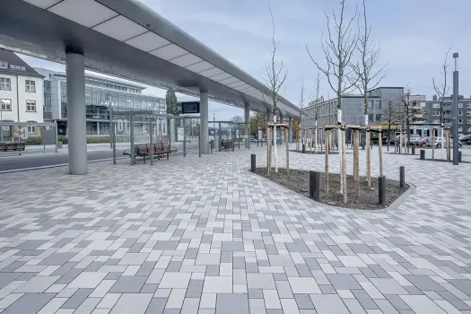 Remscheid, Busbahnhof, Corio Farbton 12.01, 12.05 und 14.01.