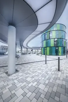 Remscheid, Busbahnhof, Corio Farbton 12.01, 12.05 und 14.01.