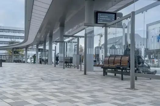 Remscheid, Busbahnhof, Corio Farbton 12.01, 12.05 und 14.01.