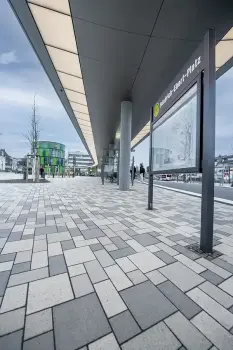 Remscheid, Busbahnhof, Corio Farbton 12.01, 12.05 und 14.01.