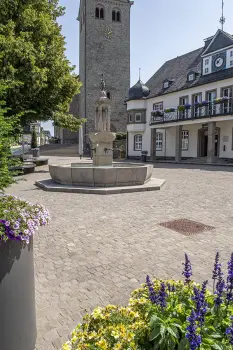 Stadt Wiehl, Innenstadt, Grauwacke.