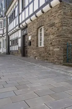 Stadt Wiehl, Innenstadt, Grauwacke.