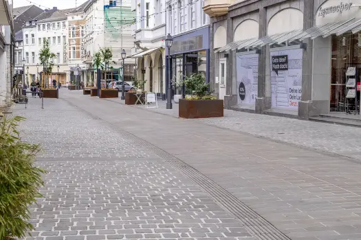 Stadt Stolberg, Fußgängerzone, Grauwacke in Kombination mit Basalt.