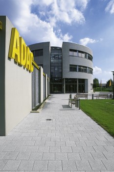 Neustadt an der Weinstraße, ADAC, La Linia Granithell.