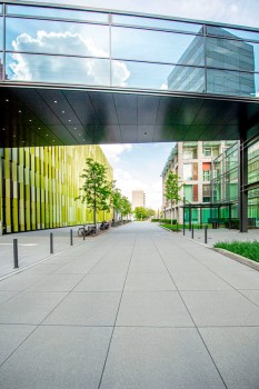 Köln, Uniklinik, La Linia Granitgrau und Granitdunkelgrau.