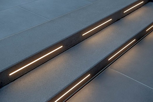 Tocano Blockstufe CD 0101 mit LED Lichtleiste. 