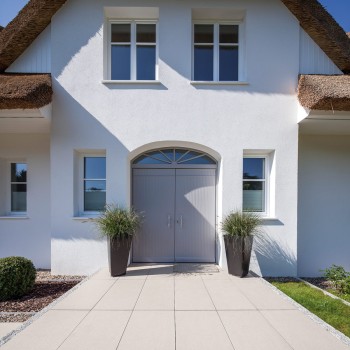 Senzo Terrassenplatte Beige Landhaus Reetdach Eingang Hauseingang Pflaster Hell Klassisch 2206 04