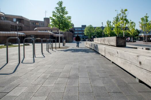 Köln-Chorweiler, Pariser Platz, Umbriano Grauanthrazit gemasert.