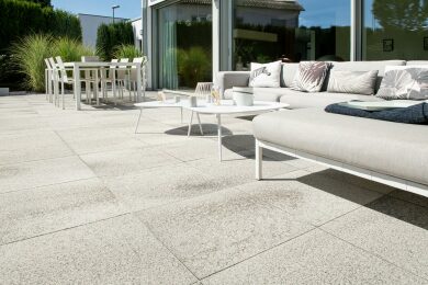 Umbriano Terrassenplatte Quarzbeige 2609 036 Terrasse Sitzecke modern 