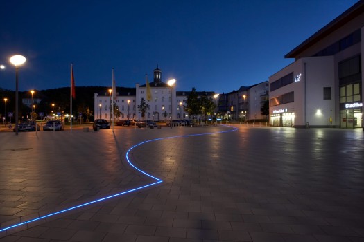 Iserlohn, Bahnhofsvorplatz, Belpasso Grigio brillant.