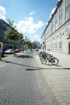 Mülheim, Ruhrbania - Ruhrpromenade und Wasser-Wander-Rastplatz, Terra Venetiana Lavaanthrazit changierend.