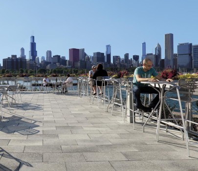 Chicago (USA), Shedd Aquarium, Umbriano Granitgrau-weiß gemasert.