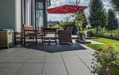 Arcadia Terrassenplatte Schwarz Dunkel Anthrazit Garten Sitzecke Gemütlich Sonnenschirm2316 011