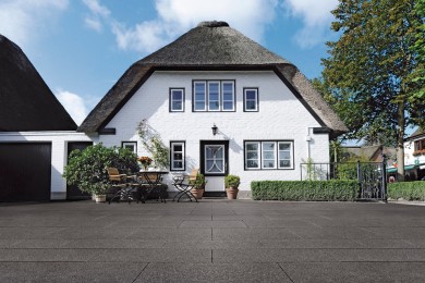 La Linia Pflaster Garage Zufahrt Hauszugang Landhaus Reetdach Sylt Norden Schwarz Anthrazit Dunkel 437 02