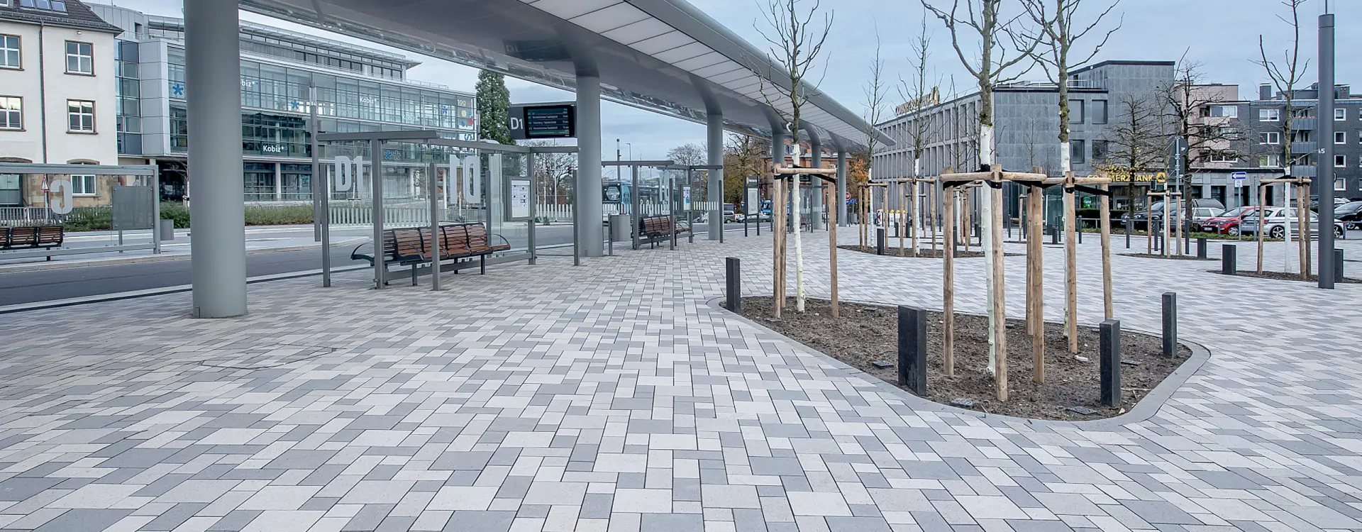 Remscheid, Busbahnhof, Corio Farbton 12.01, 12.05 und 14.01.