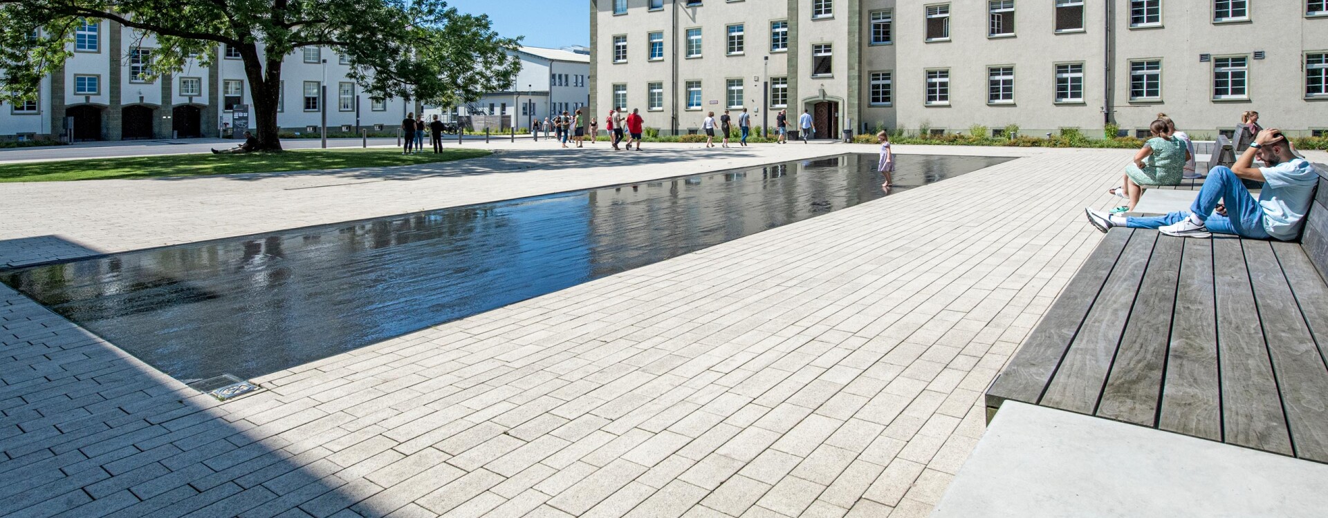 Herford, Bildungscampus, La Linia Objektfarbe 3426.
